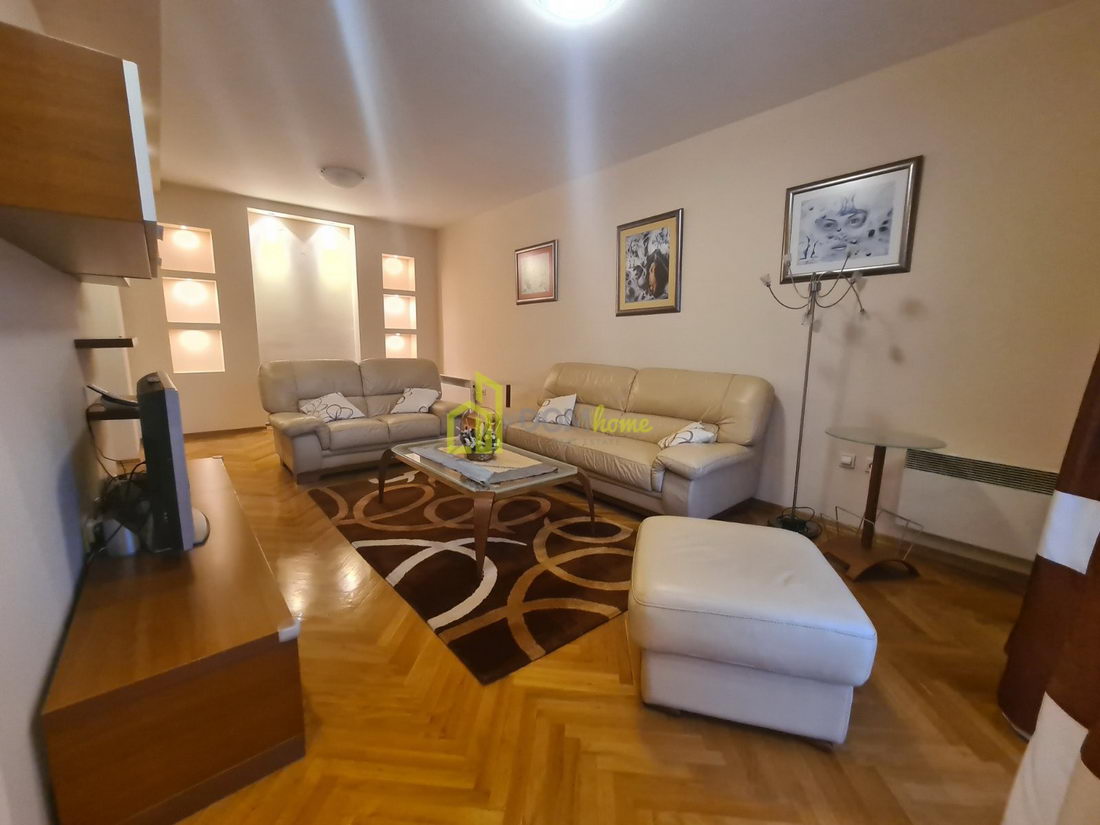 Trosoban stan 85m2, Blok 9