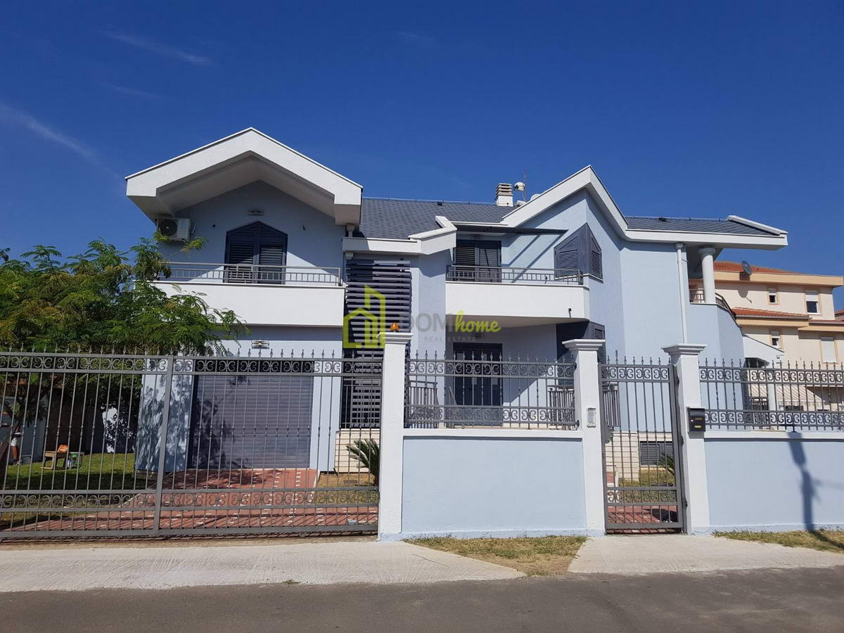 Kuća 410m2, Zabjelo