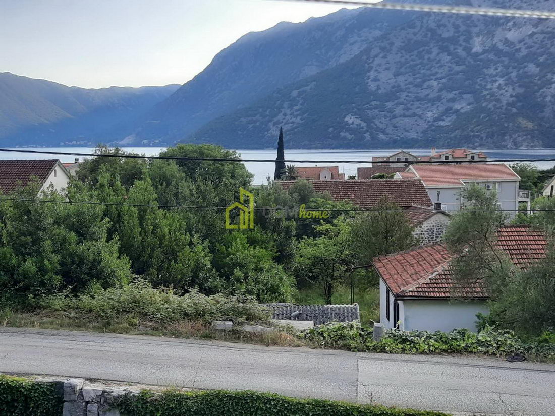 Dvosoban stan 62,5 m2 + 12m2 terase,  Risan