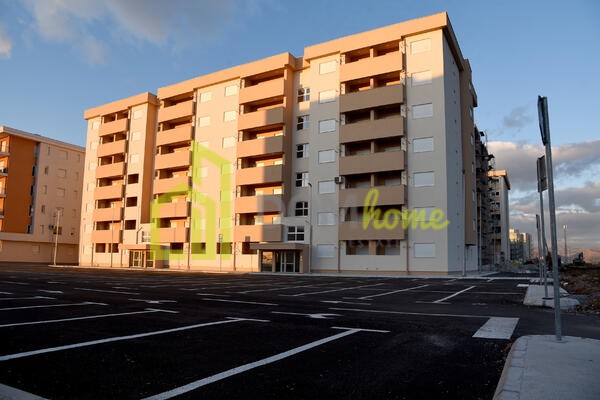 Dvosoban stan 61m2, Tuški put