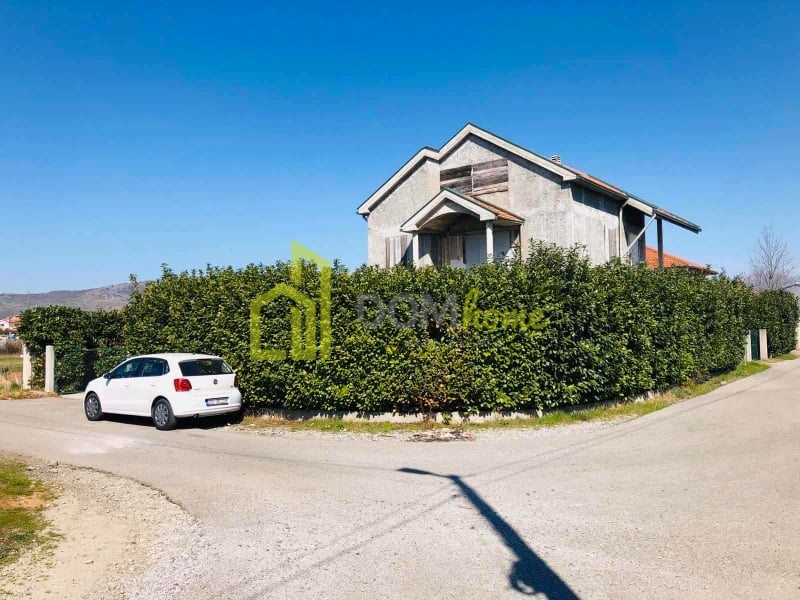 Kuća 300m2, Donja Gorica