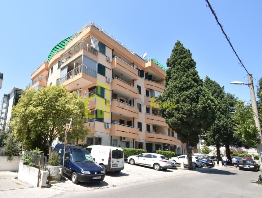 Dvosoban stan 65m2, Gorica C