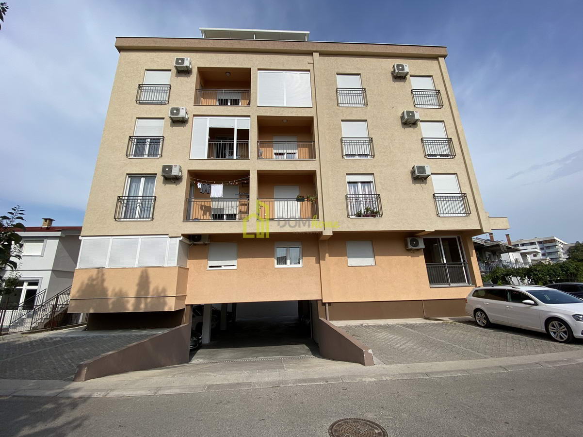 Dvosoban stan 64m2, Stari Aerodrom