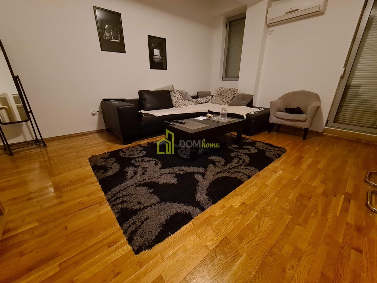 Jednosoban stan 59m2 + 10m2 terase, Stari Aerodrom