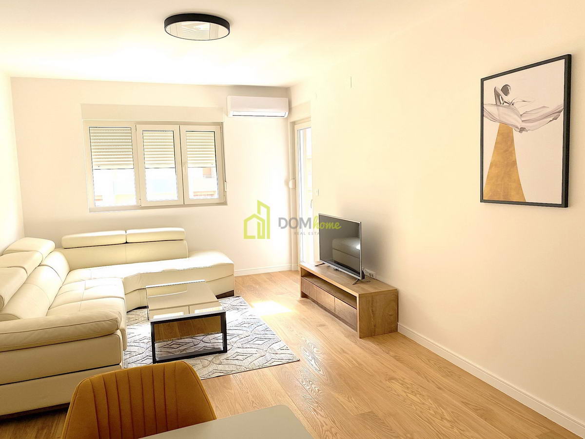 Dvosoban stan 70m2, Central point