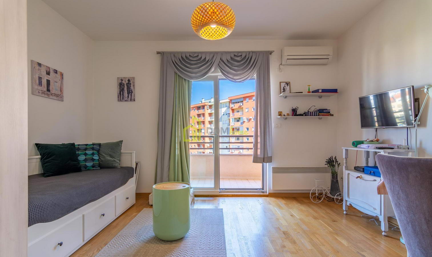 Garsonjera 33m2, City kvart