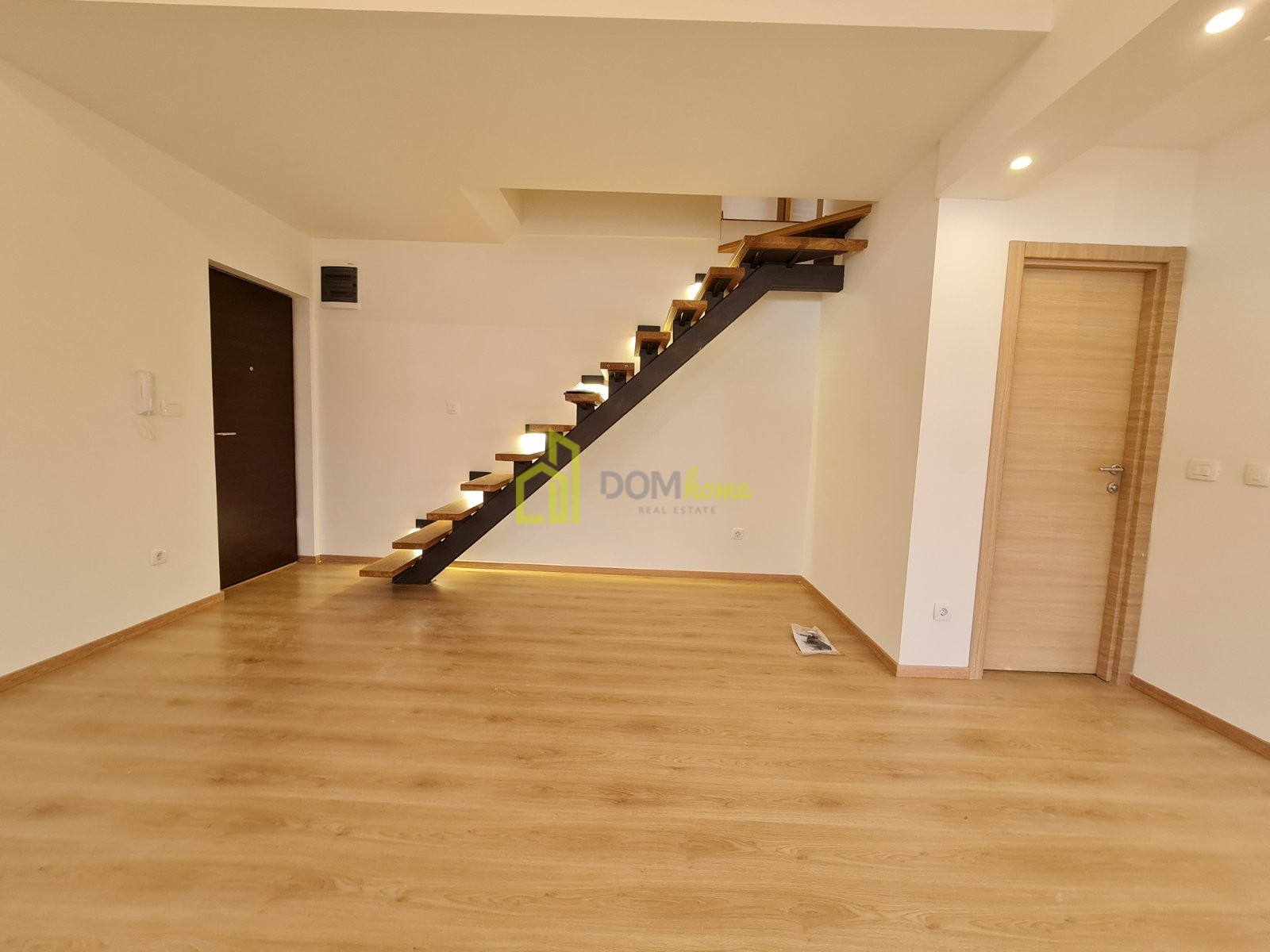 Dvosoban duplex stan 65m2, Zabjelo