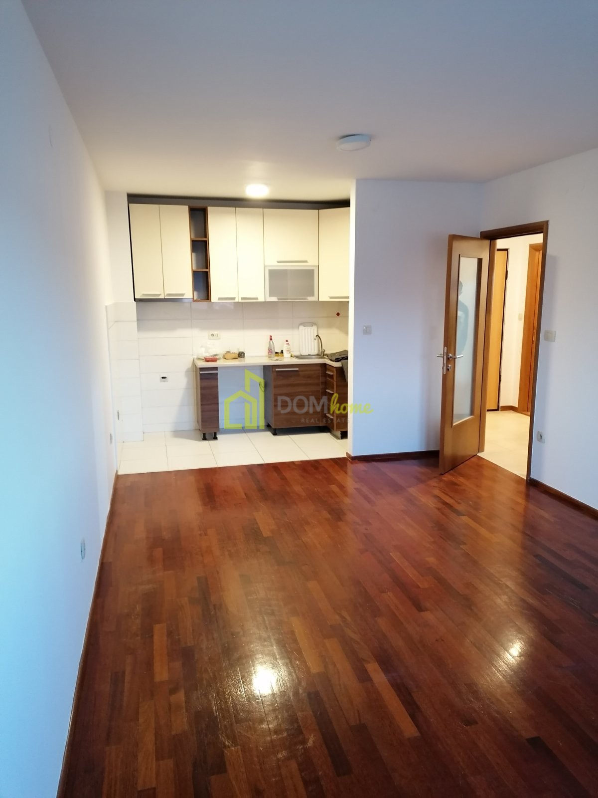 Dvosoban stan 63m2, Stari Aerodrom