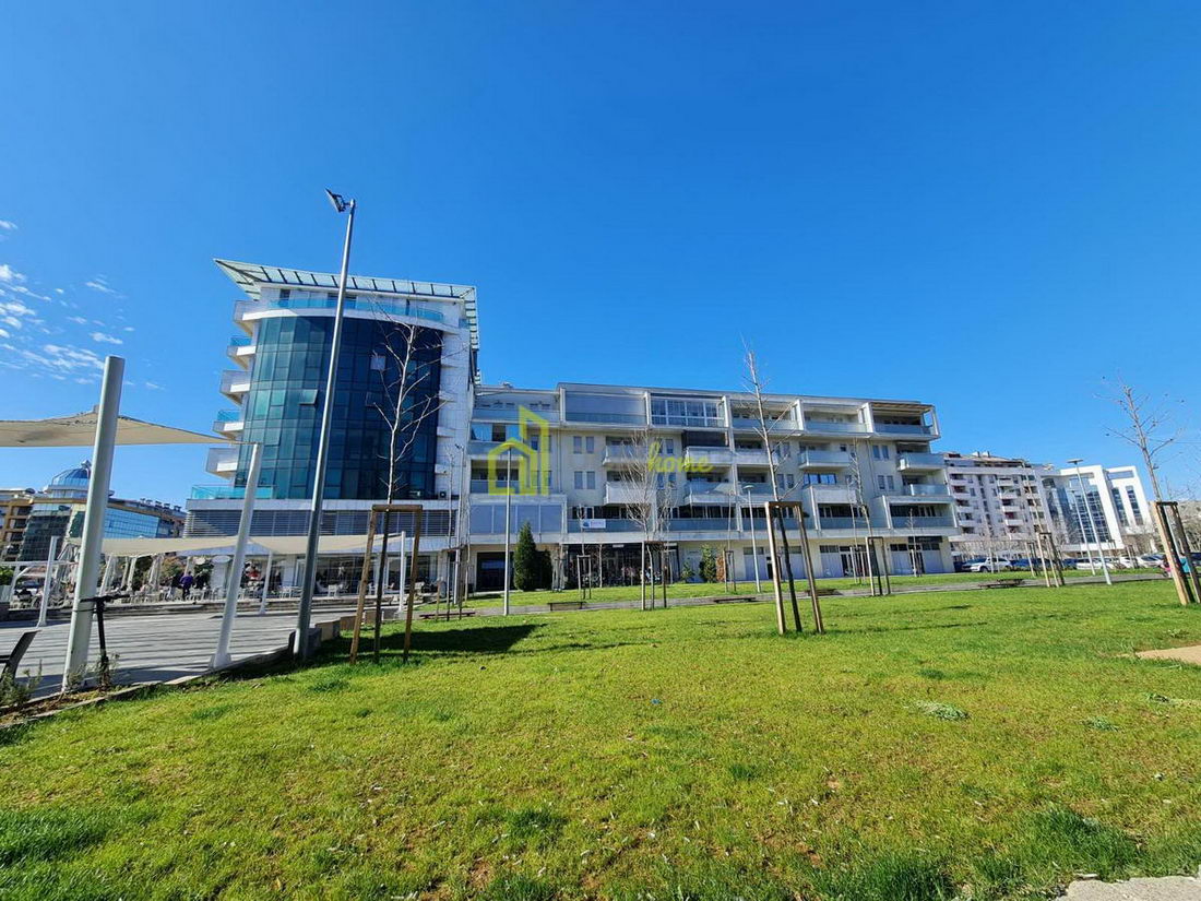 Poslovni prostor 115m2 + 200m2 terasa,Preko Morace,Normal Company