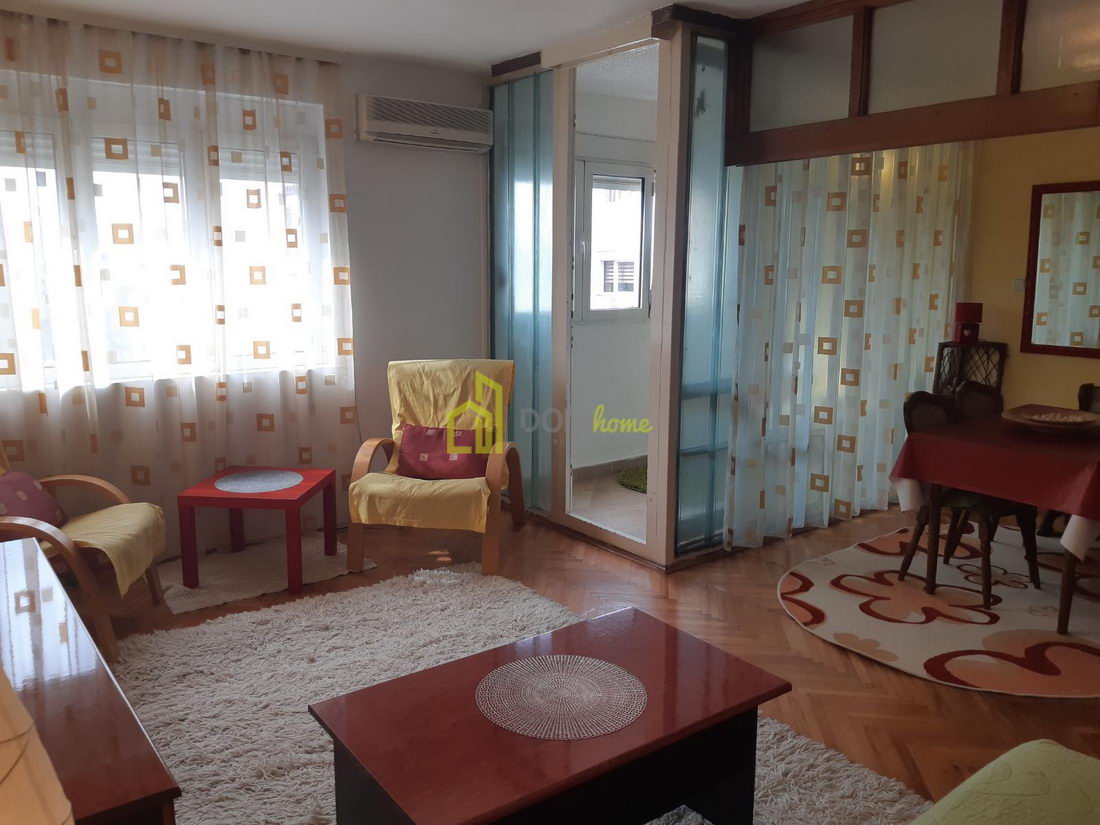 Dvosoban stan 72m2, kod Autobuske