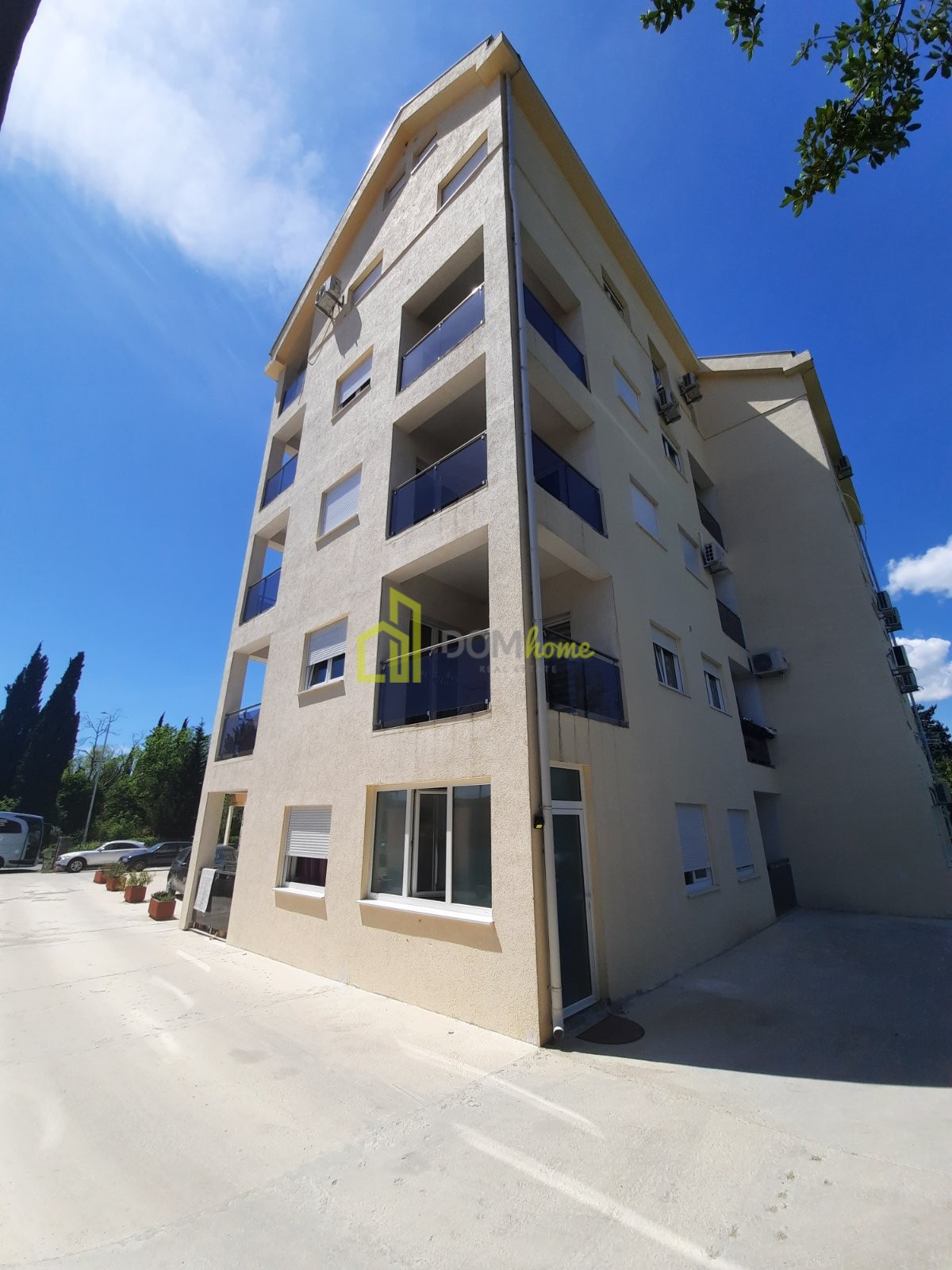 Trosoban stan 73m2, Tivat