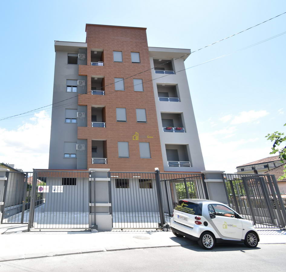 Trosoban stan 82m2, Pobrežje