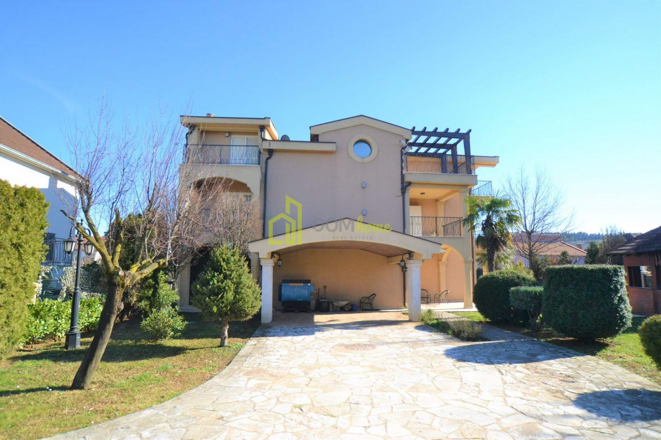 Kuća- Vila 480m2, Zagorič