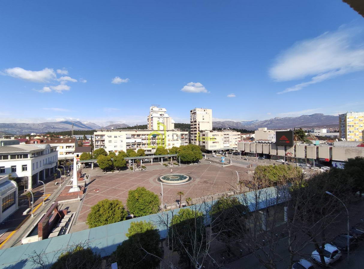 Dvosoban stan 115m2, Centar