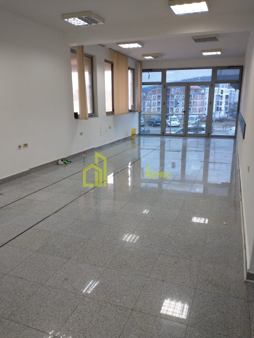 Poslovni prostor 130m2, Drač