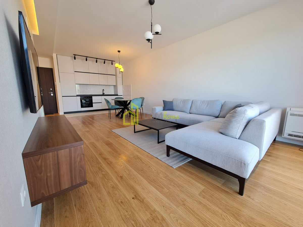 Jednosoban lux stan 56m2, Preko Morače