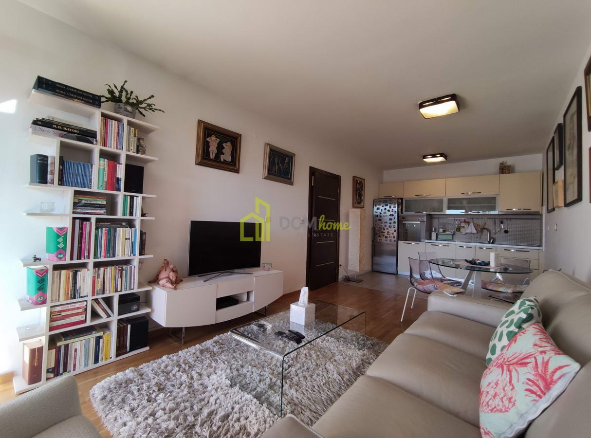 Jednosoban stan 53m2, Preko Morače