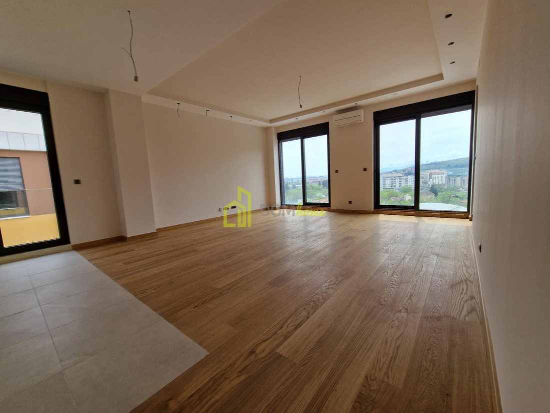 Trosoban stan 119m2, Kruševac