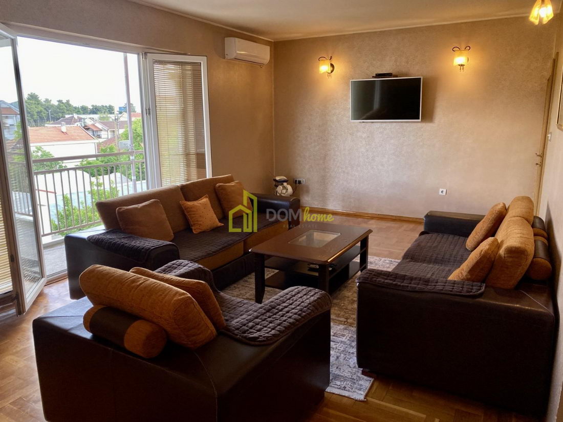 Dvosoban stan 88m2, Tološi