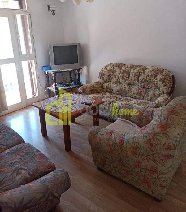 Trosoban stan 80m2, Šušanj