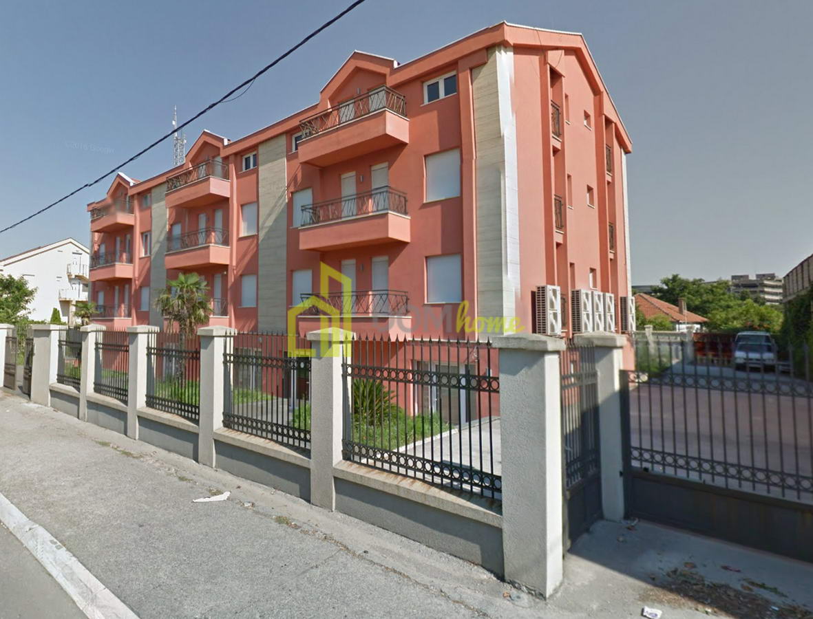 Dvosoban stan 62m2, kod Krivog mosta