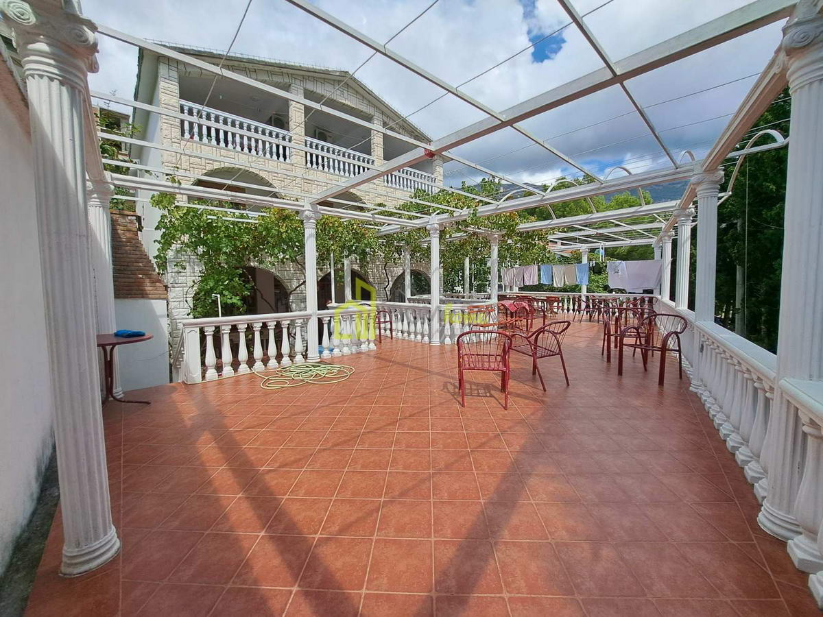 Kuća 450m2, Zagrađe