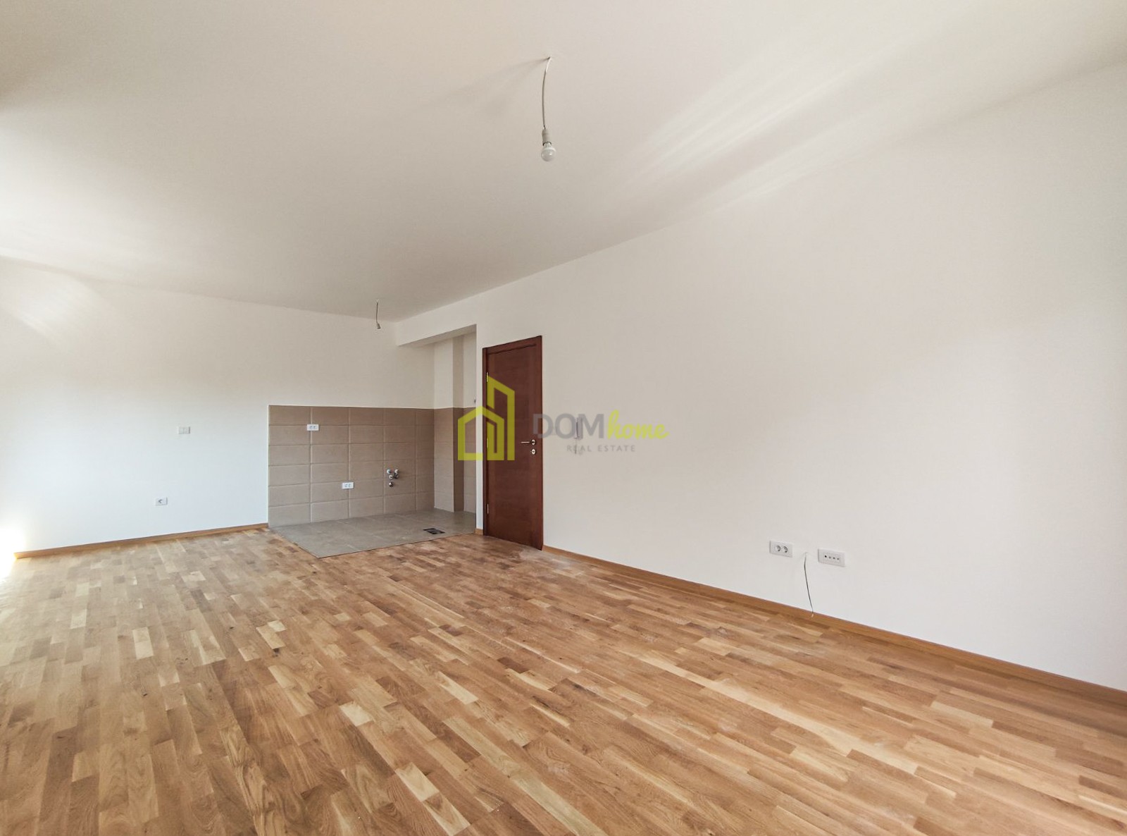 Dvosoban stan 73m2, Tuški put