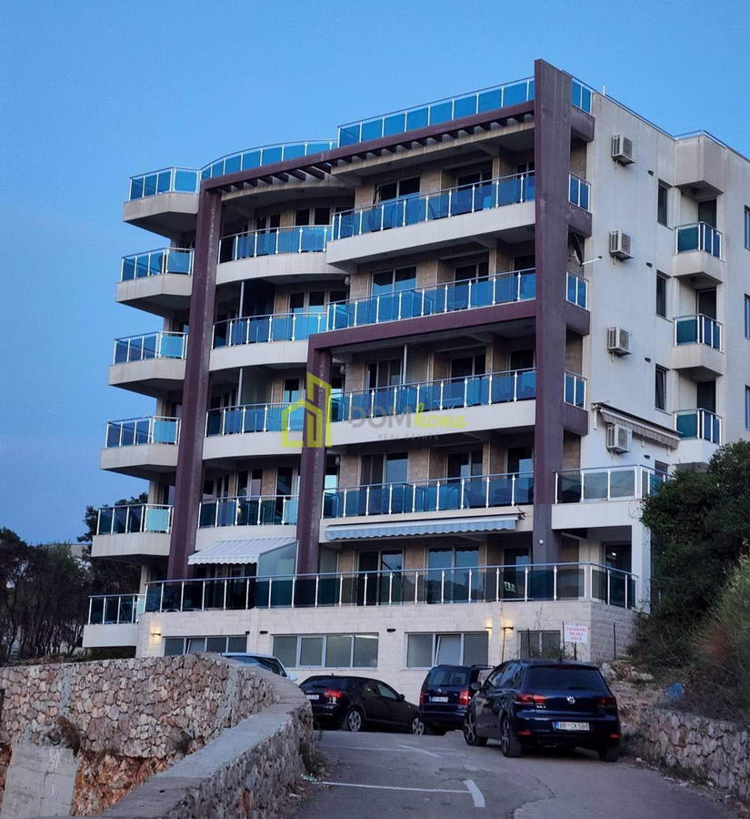 Četvorosoban stan 194m2, Veliki pijesak