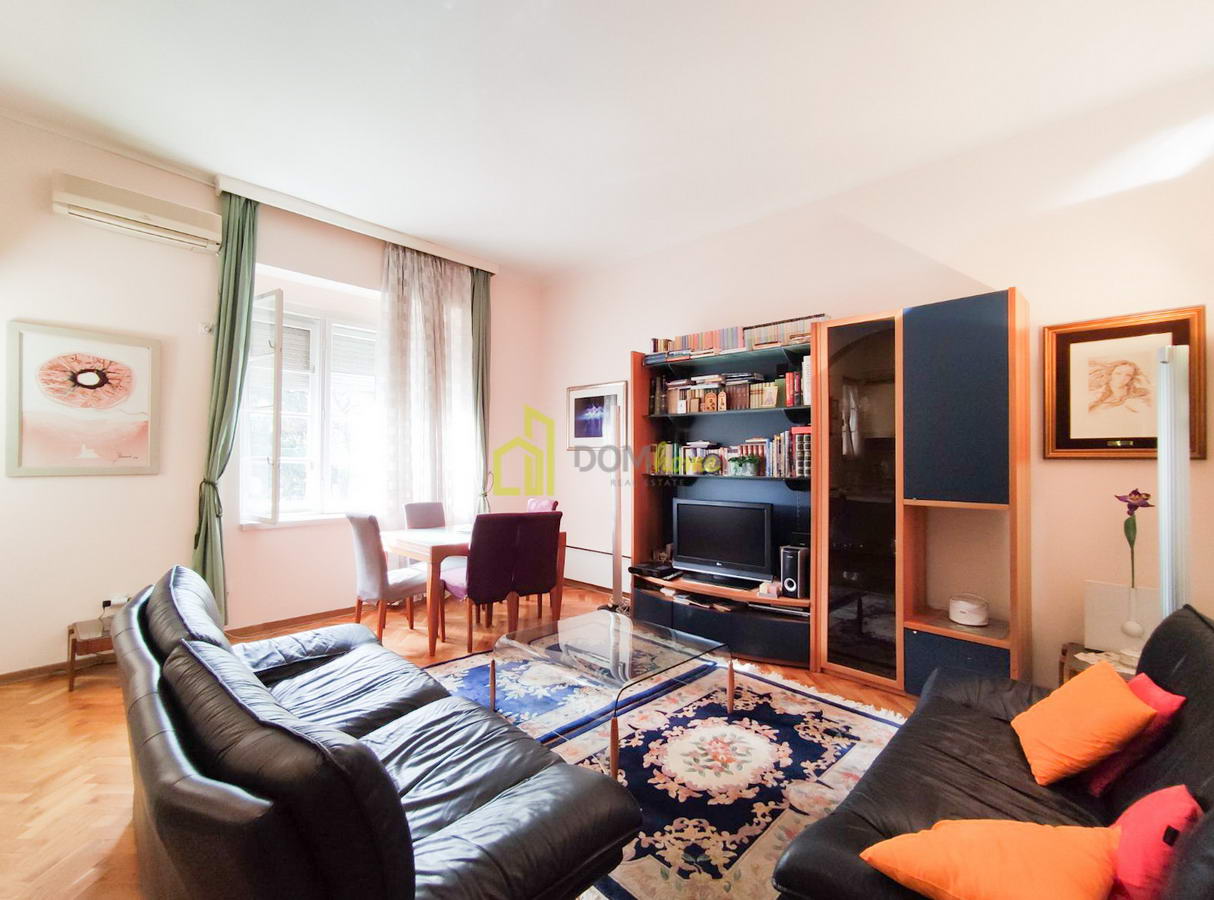 Jednosoban stan 61m2, Centar