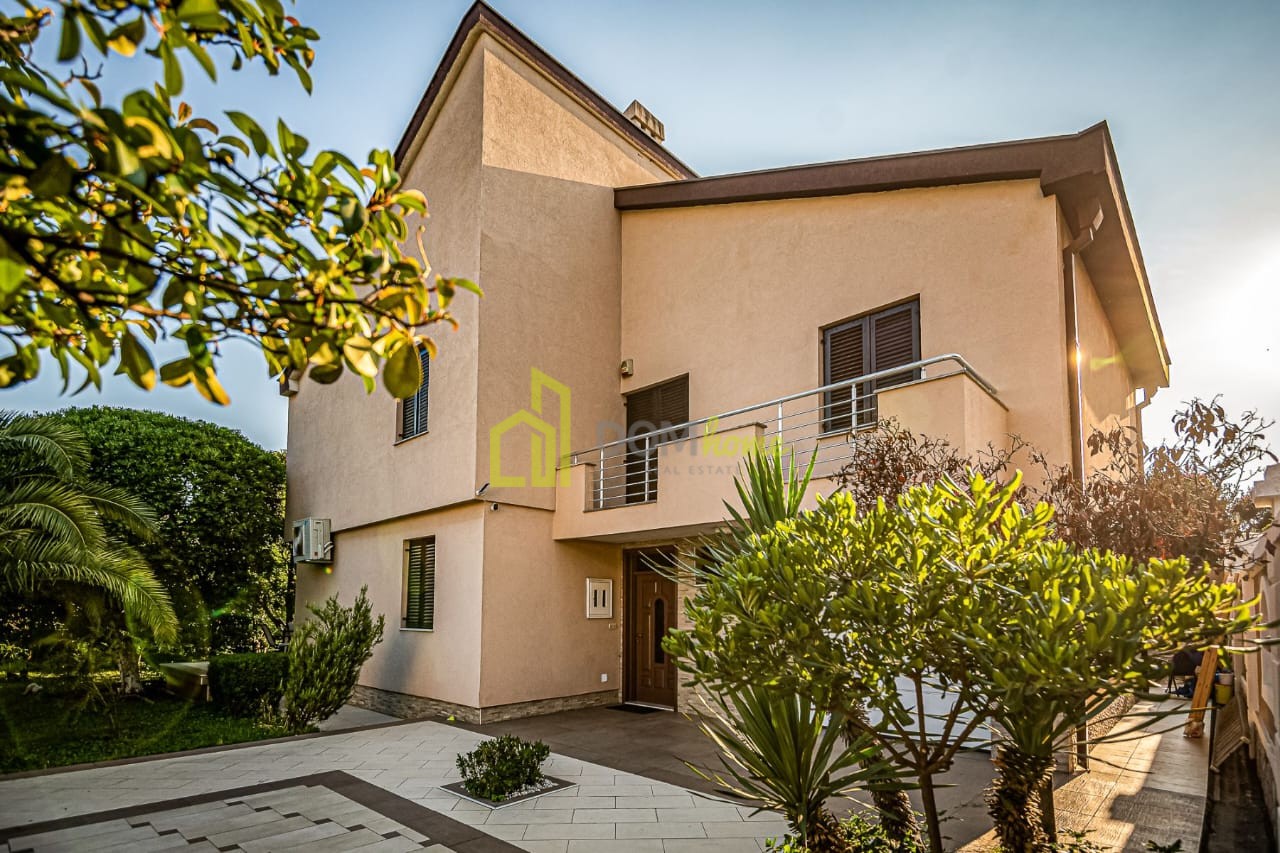 Kuća 280m2, Masline