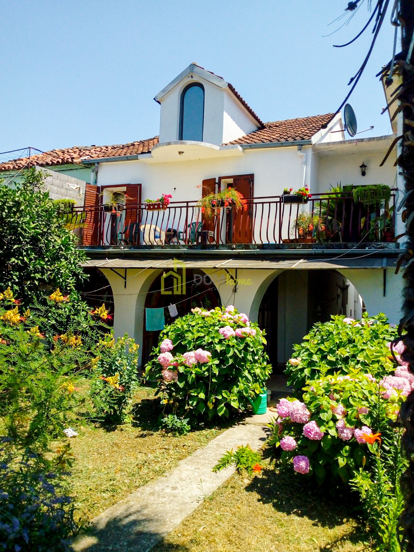 Dvije kuće 530m2, Obala Morače