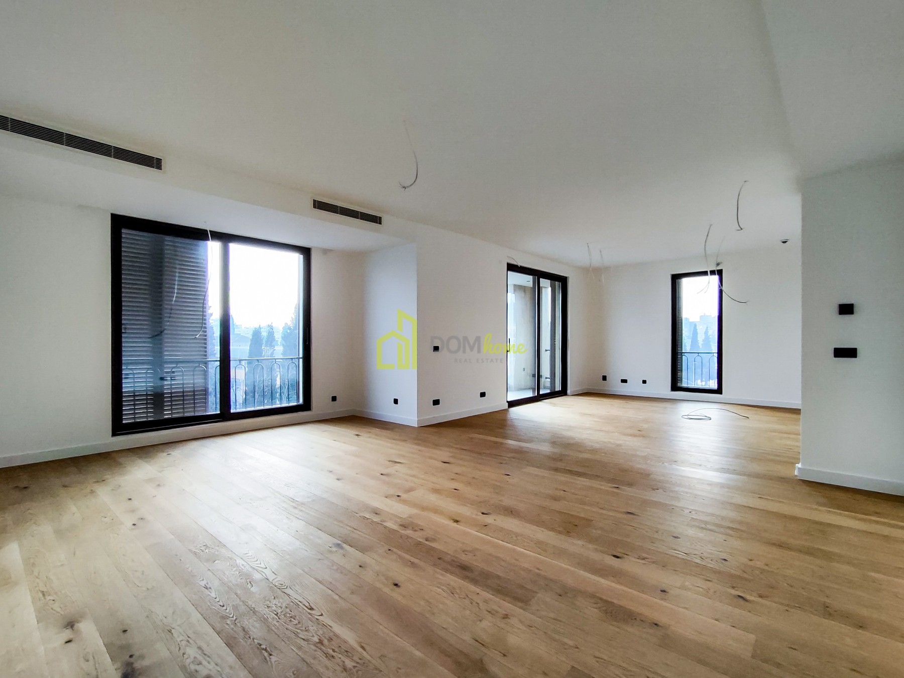 Trosoban stan 143m2, Centar