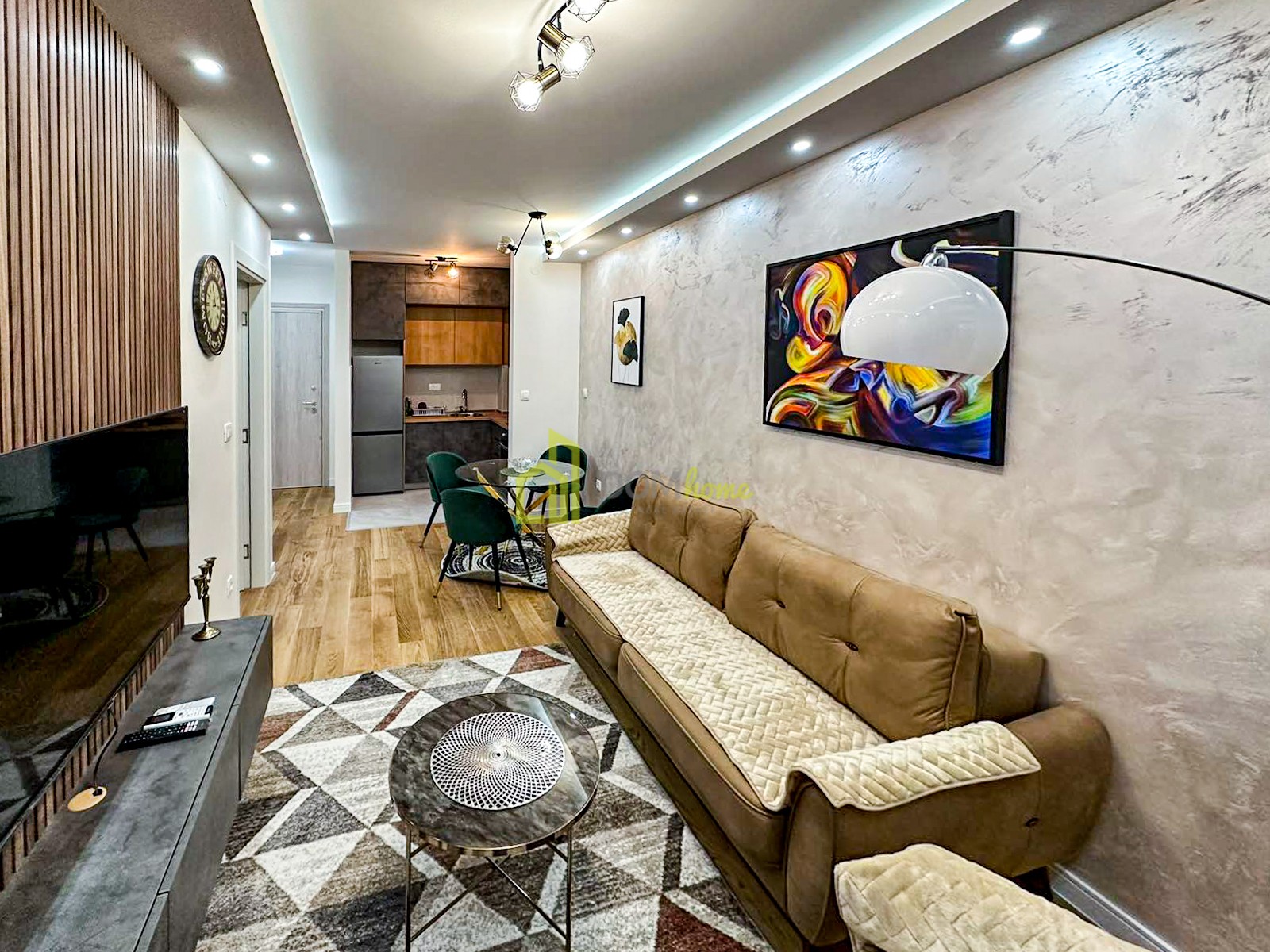 Люкс с одной спальней 40м2, Central Point