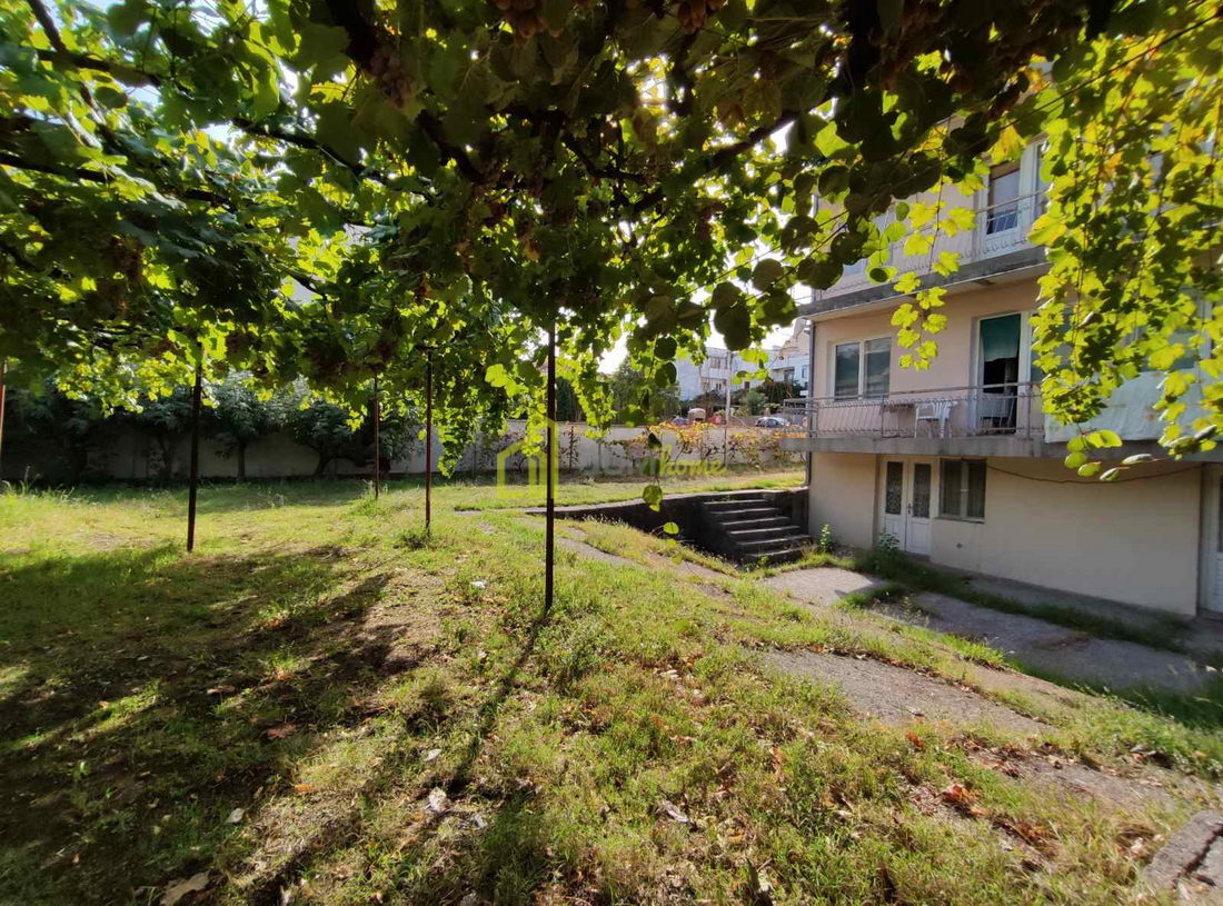 Plac 726m2, Momišići