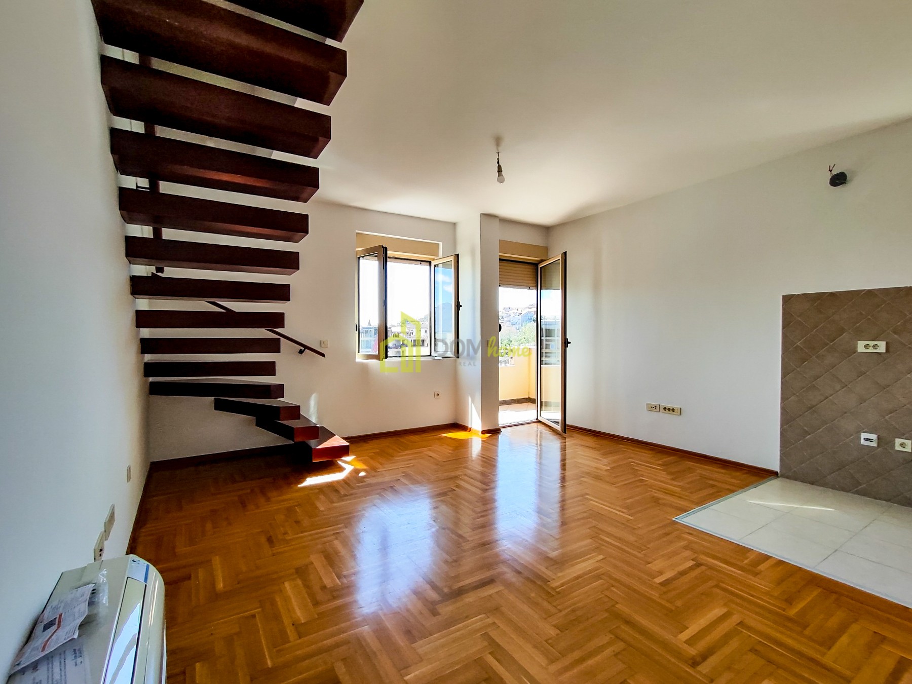 Трехкомнатная квартира-дуплекс 80м2, Фамили кварт 