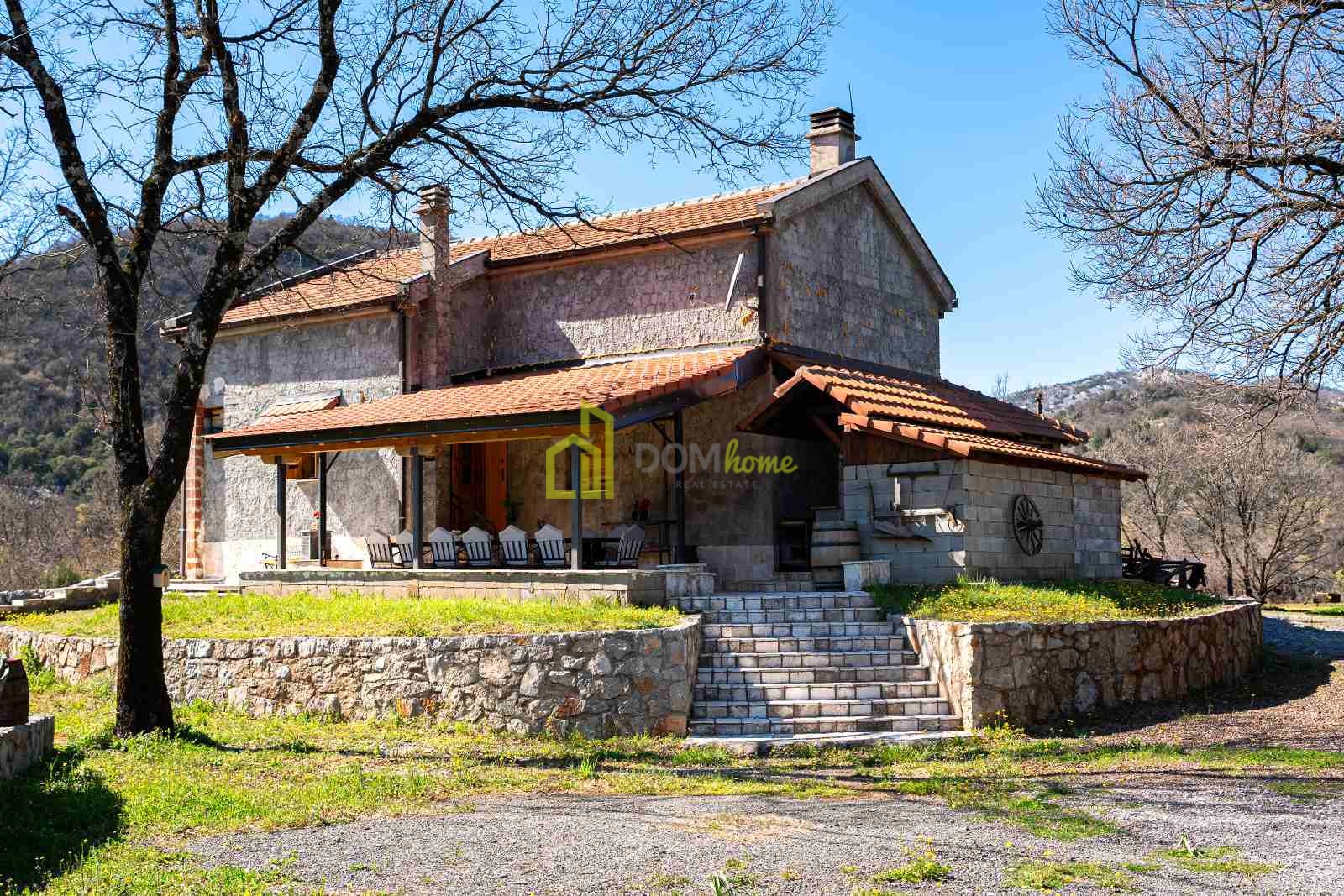 Kuća 190m², Macalov Brijeg - Izdavanje