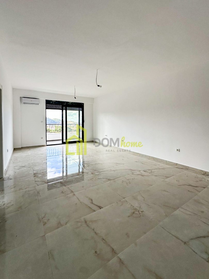 Dvosoban stan 70m², Čeluga - Prodaja, Nenamješten, Klimatizovan, Bazen