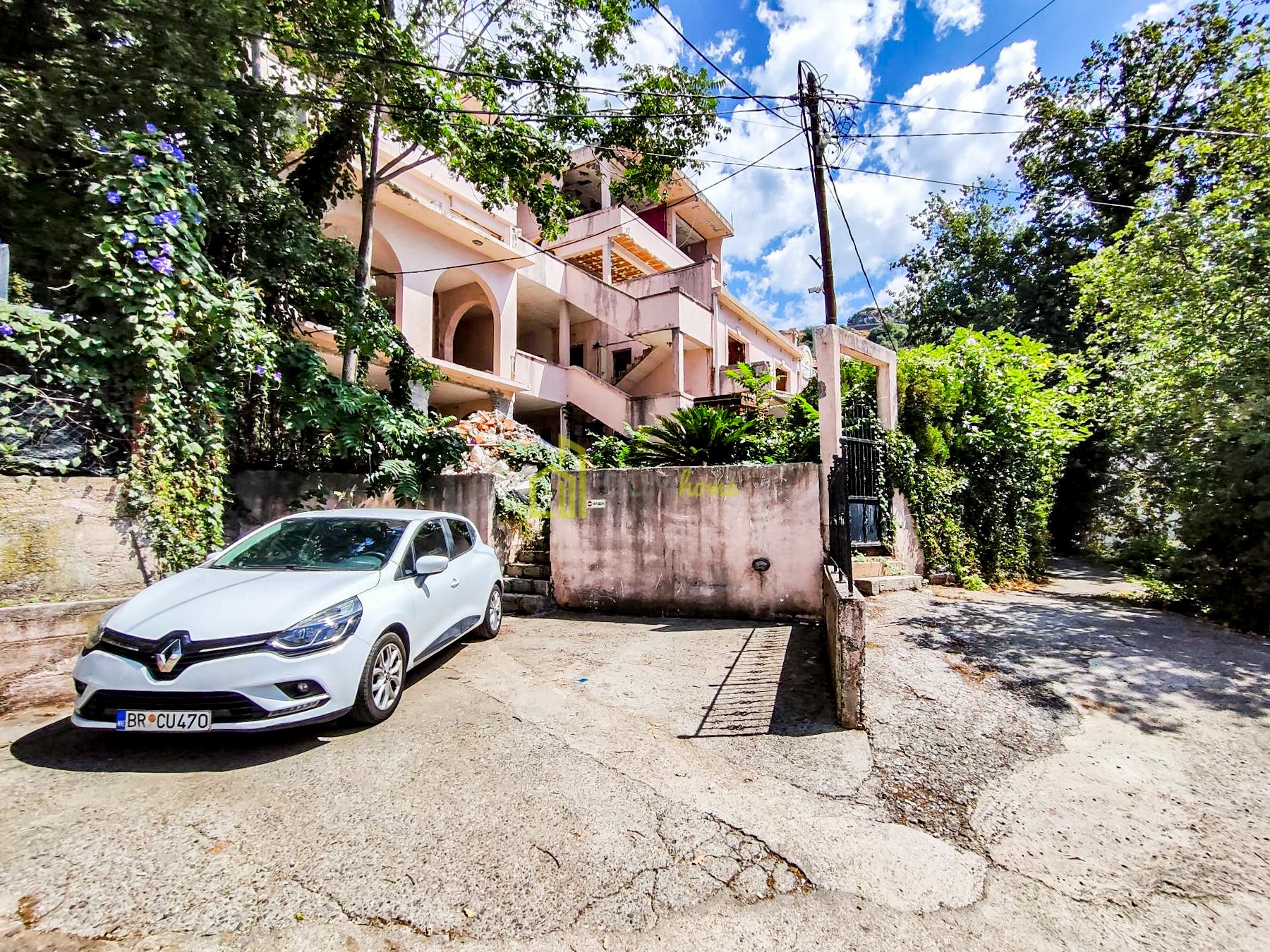 Stambeni objekat 845m², Lazi - Prodaja