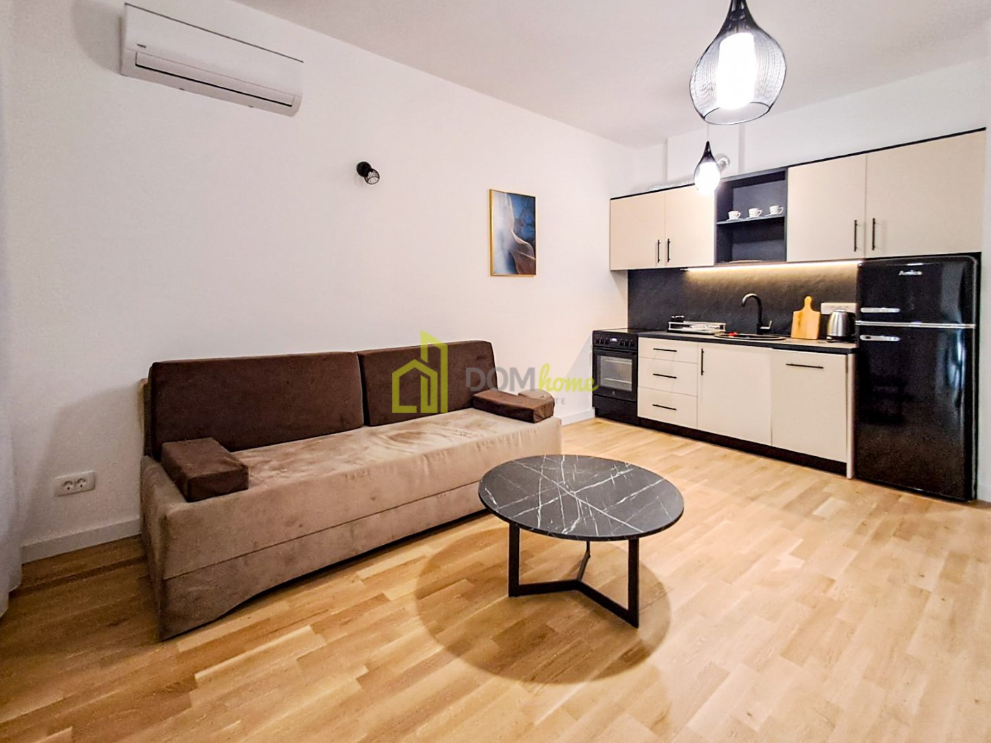 Garsonjera 33m², Bar - Izdavanje, Namještena, Klimatizovana