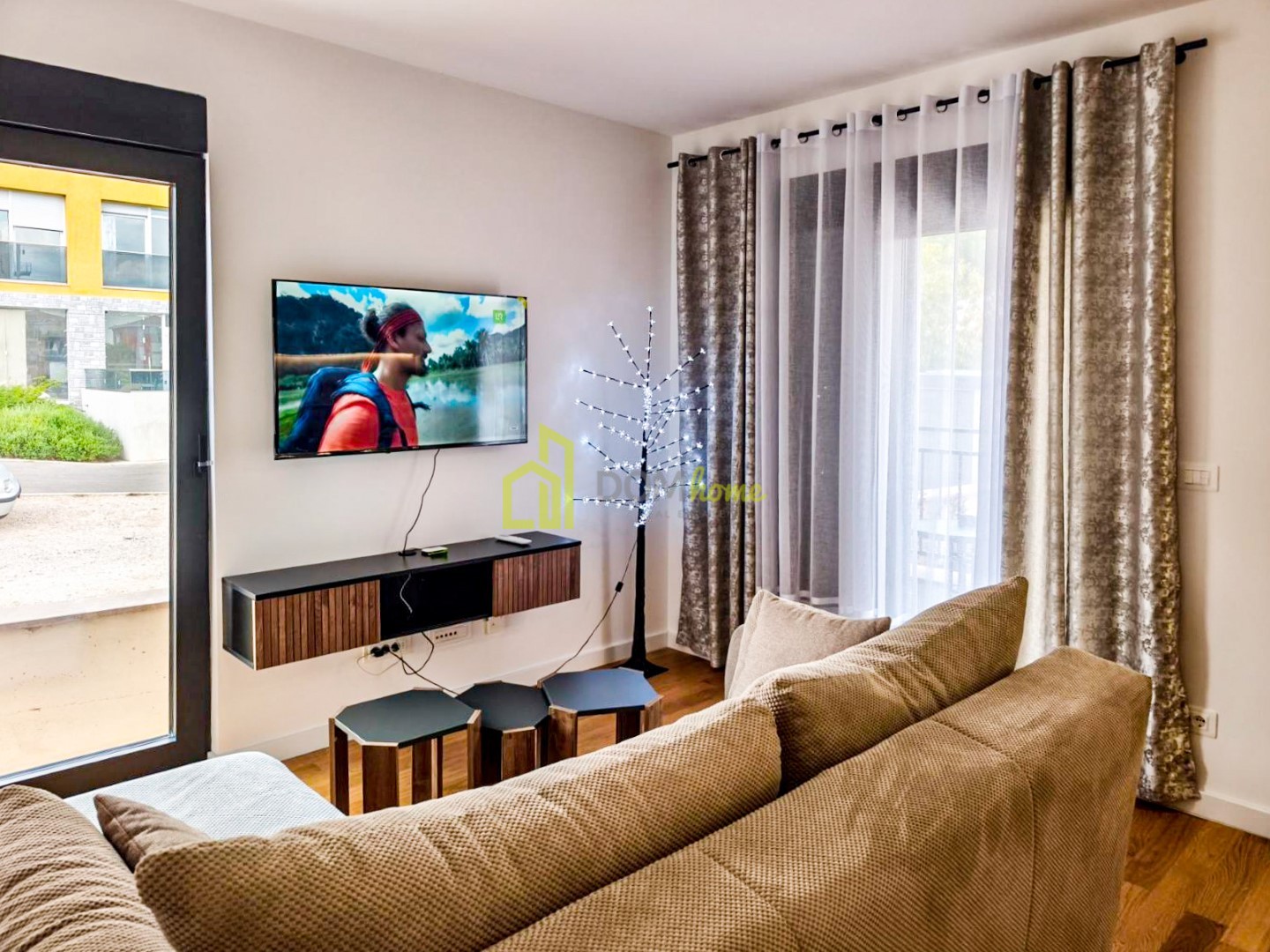 Dvosoban stan 54m², Bijela - Izdavanje, Namješten, Klimatizovan