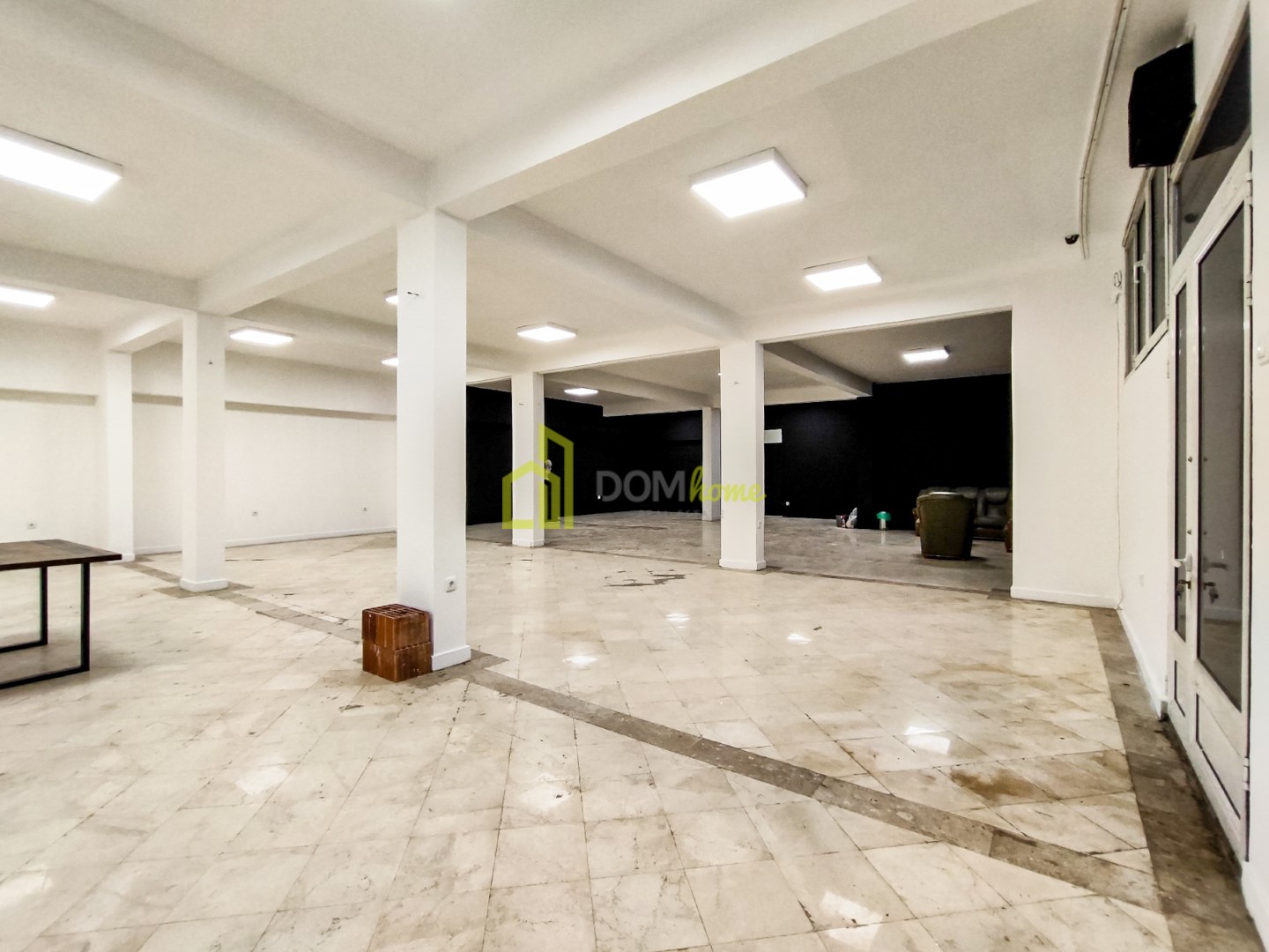 Poslovni prostor 220m², Centar - Izdavanje, Nenamješten, Klimatizovan