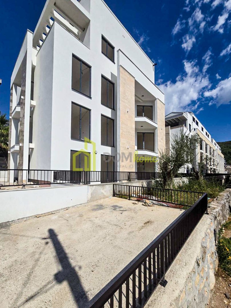 Trosoban stan 84m², Maine - Prodaja, Nenamješten