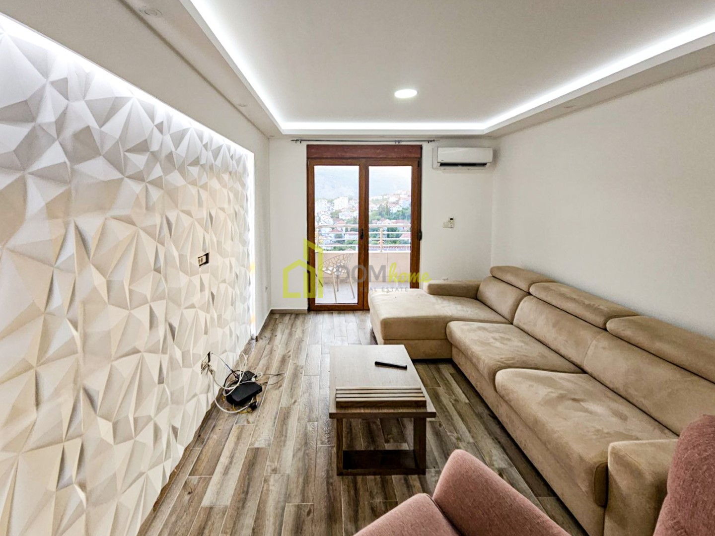 Jednosoban stan 44m², Topla - Prodaja, Namješten, Klimatizovan