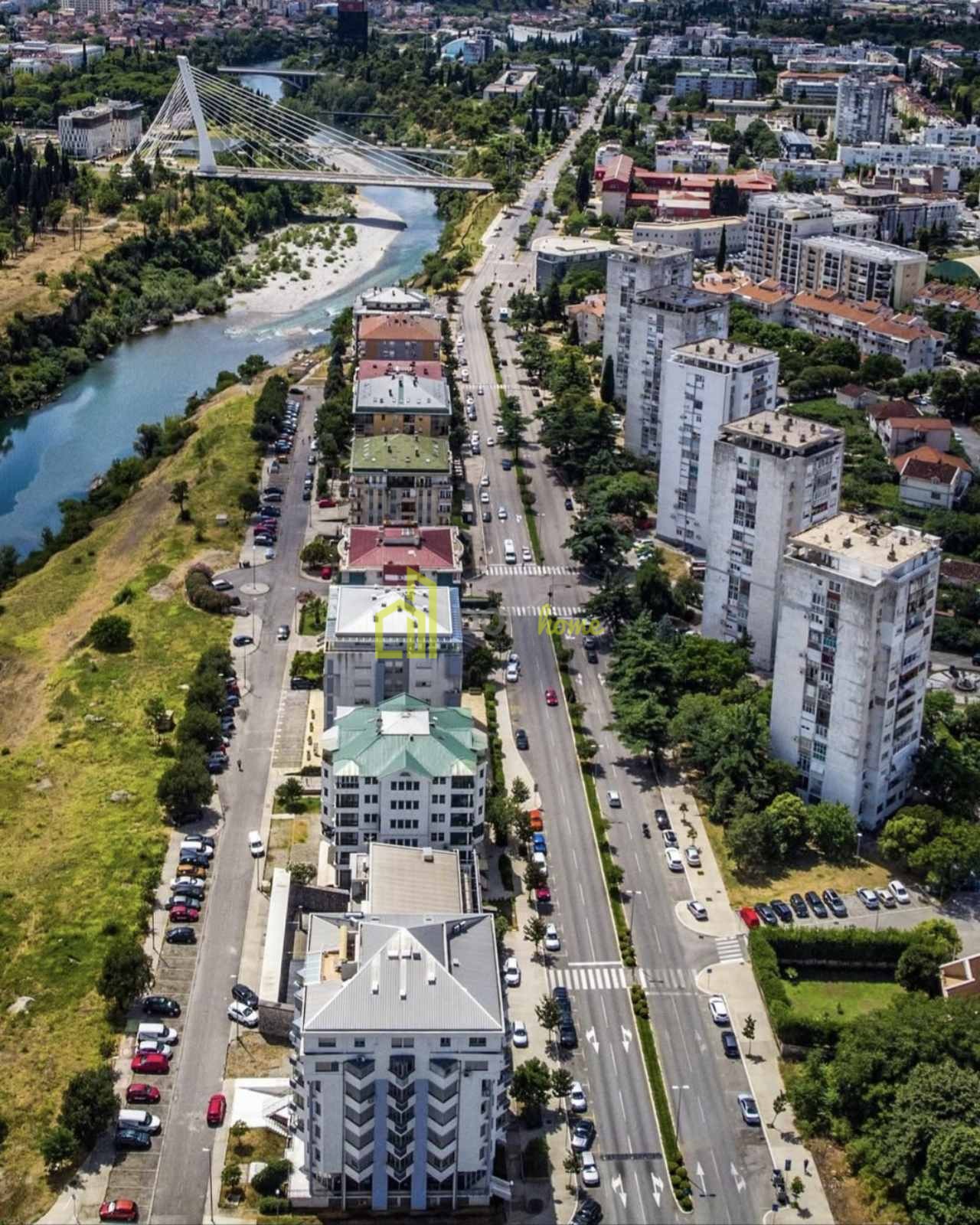 Poslovni prostor 160m2, Momišići, , Parking