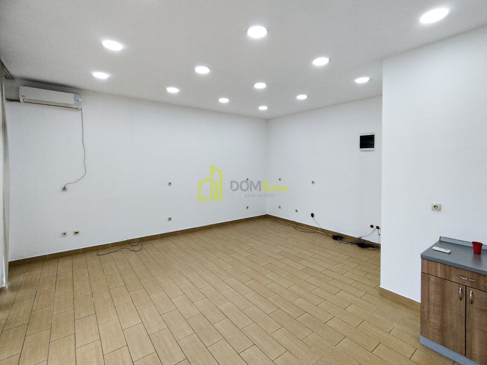 Poslovni prostor 31m2, Tološki apartmani