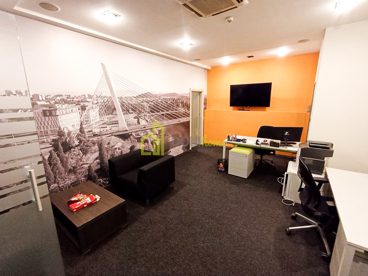 Poslovni prostor 60m2, Preko Morače, Sređen, useljiv