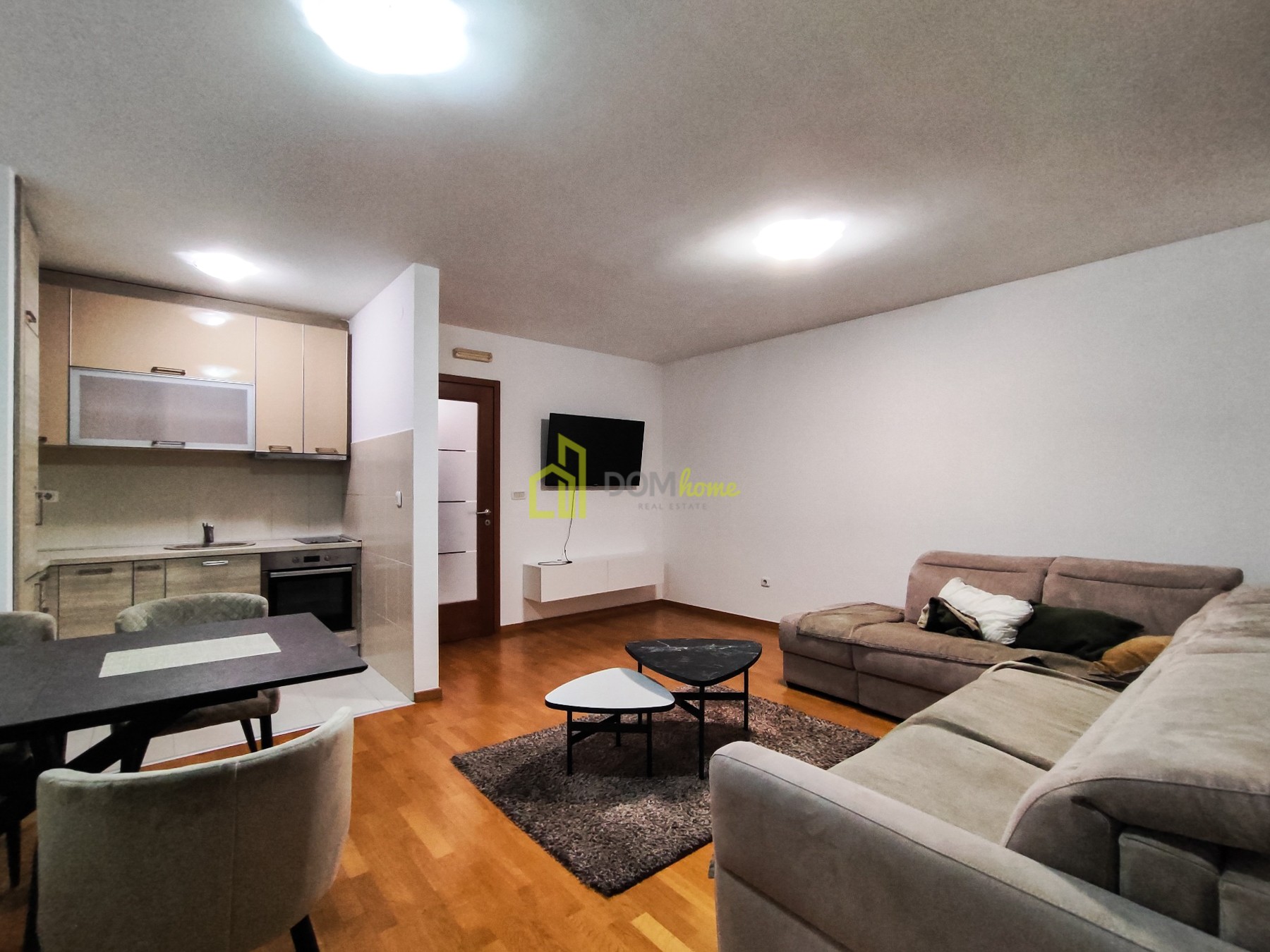 Garsonjera 36m2 Tološka šuma, Namještena