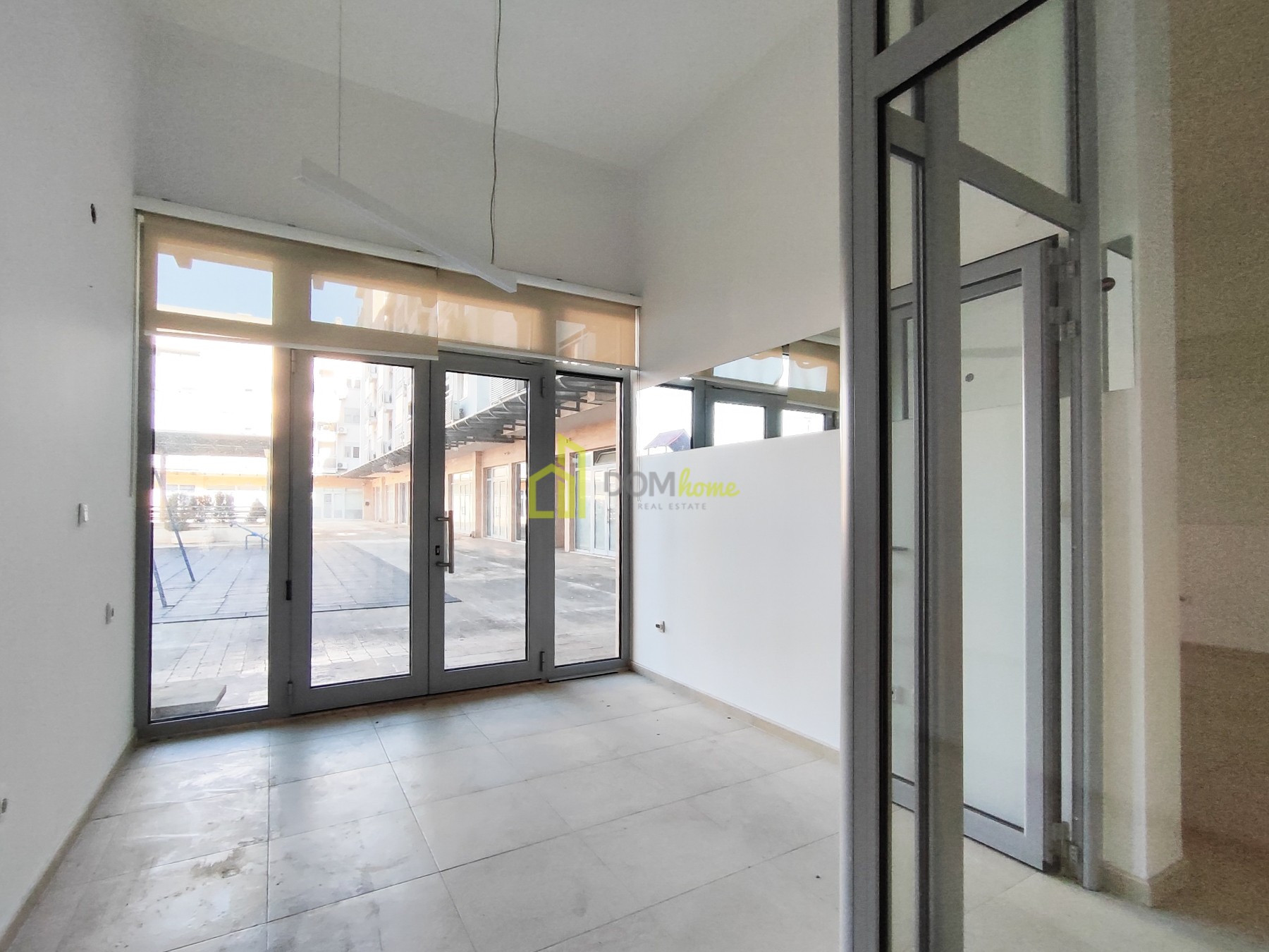 Poslovni prostor 43m², Tološki apartmani - Izdavanje, Sređen, Klimatizovan, Parking mjesto