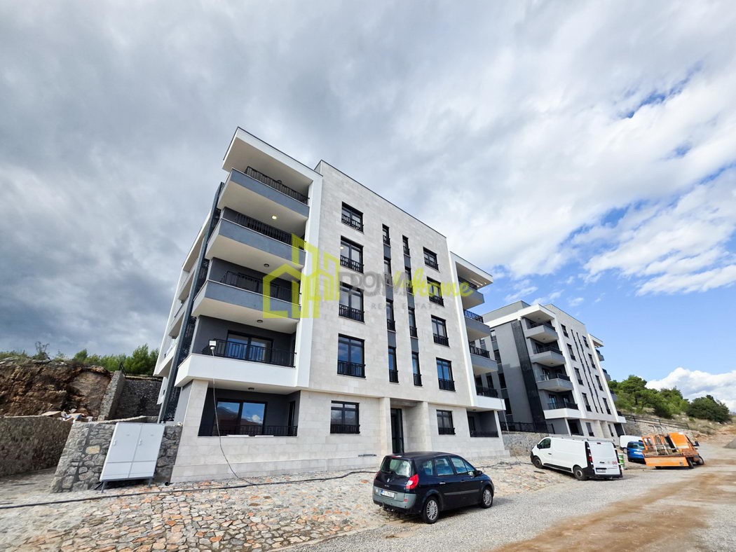 Dvosoban stan 52m², Gorica C - Prodaja, Nenamješten, Klimatizovan