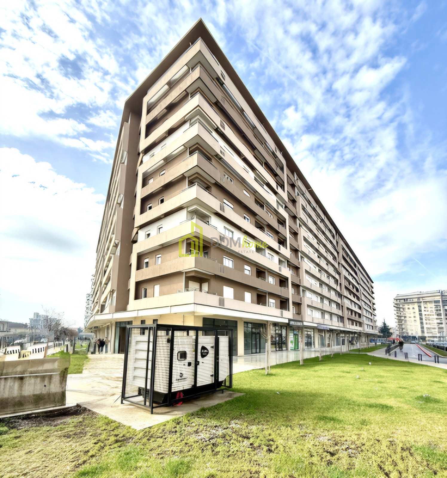 Poslovni prostor 350m2, Central point